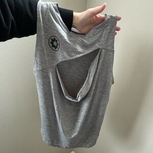 DYI Athletic Top (Club Pilates) Sz M